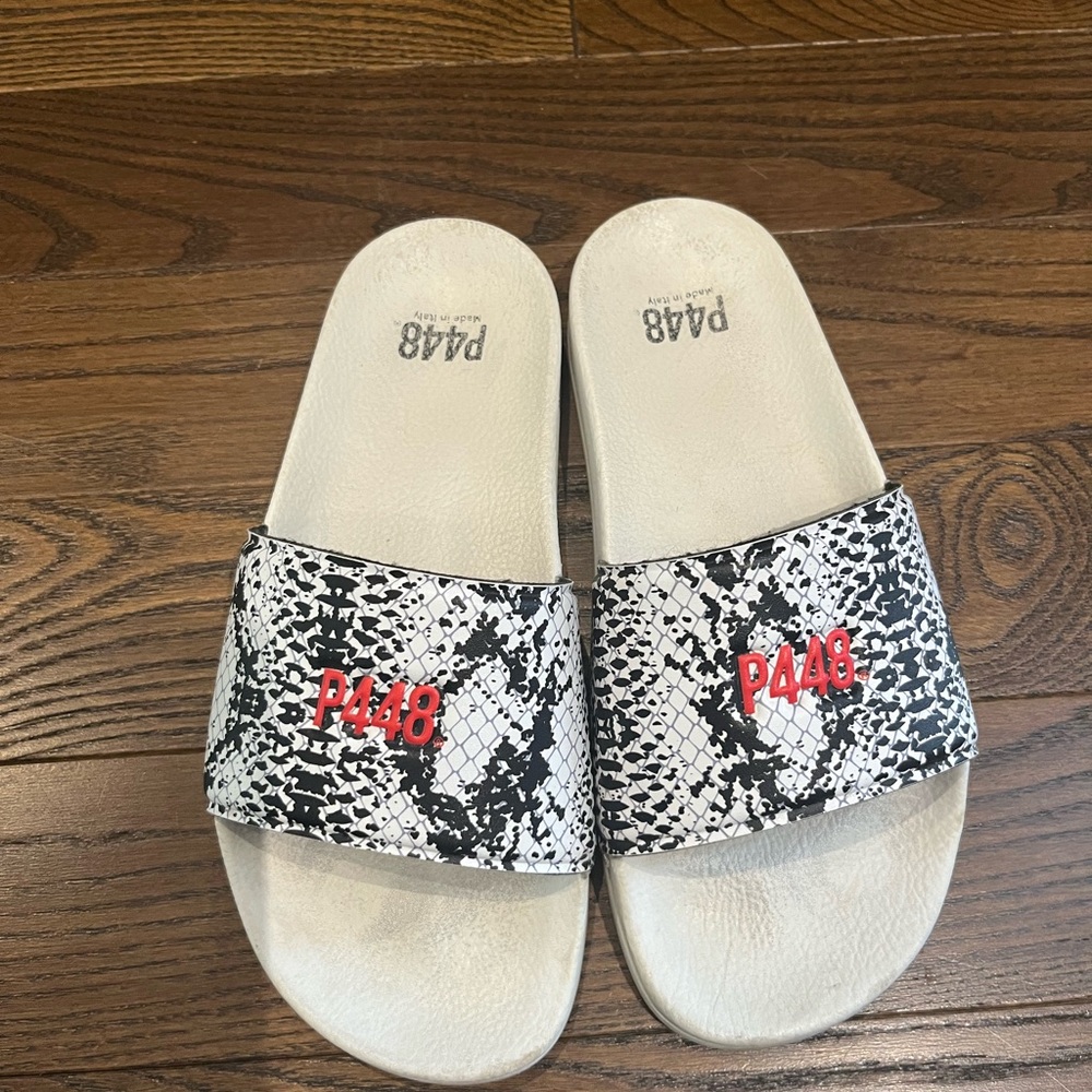 P448 sandals